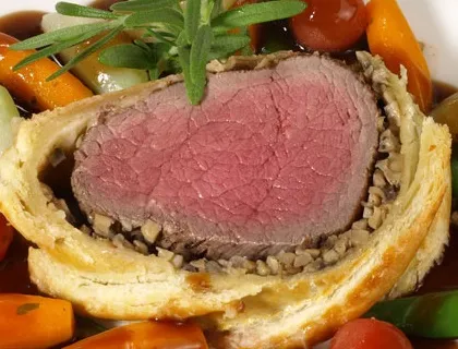 Hauptgericht mit Fleisch, zubereitet von Beim Burg